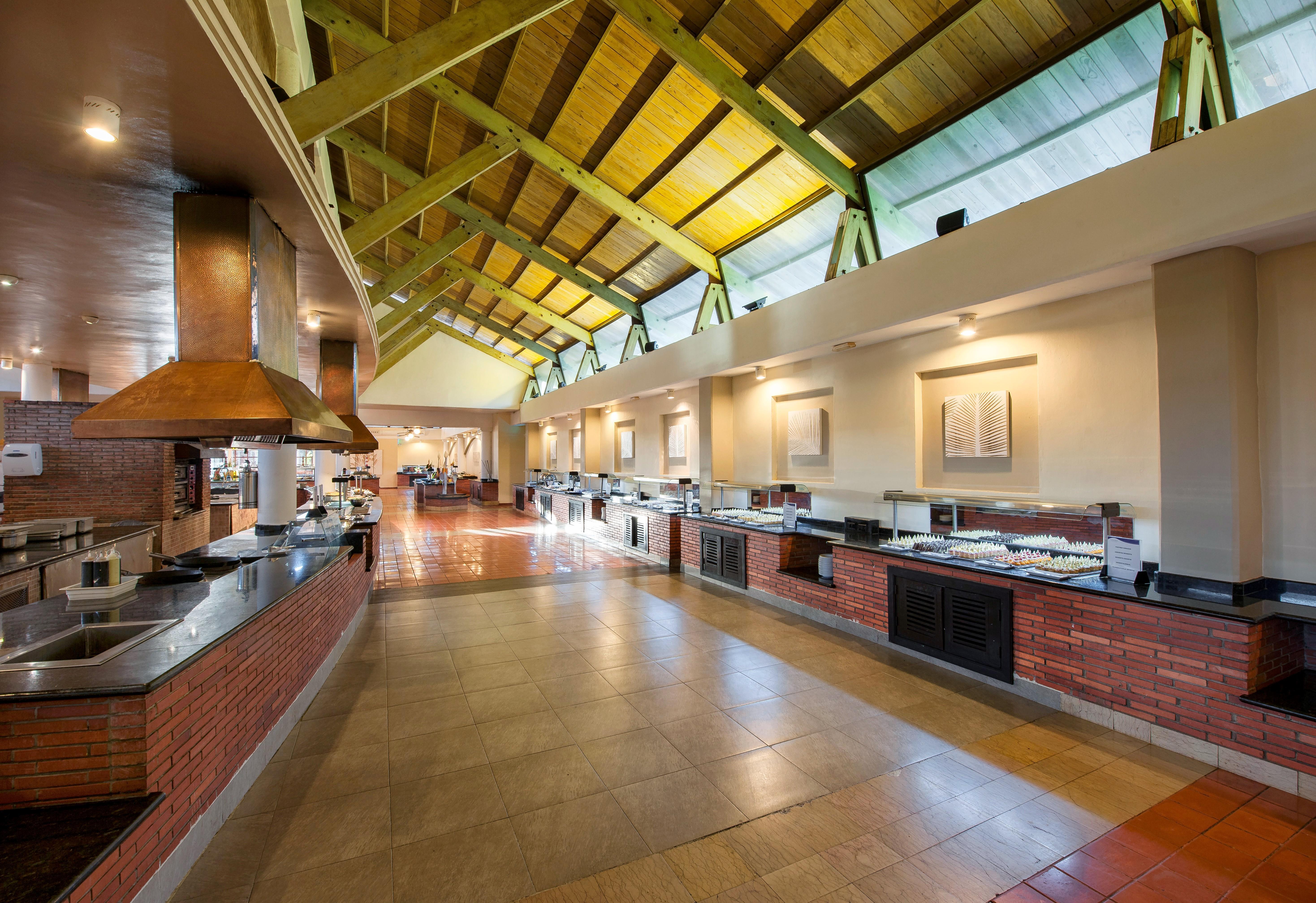 Catalonia Punta Cana Exterior foto The kitchen at the Culinary Institute of New Orleans
